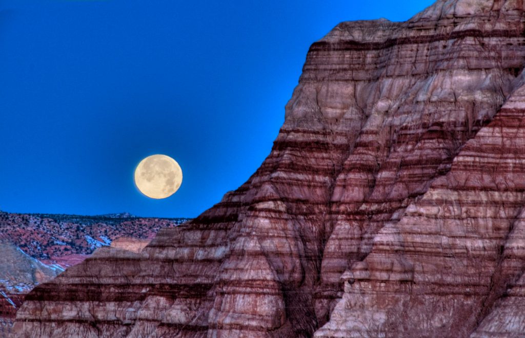 Setting full moon, southern Utah