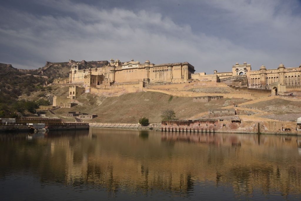 The fort at Amber just outside Jaipur is in a dramatic setting. (Richard McGuire photo)
