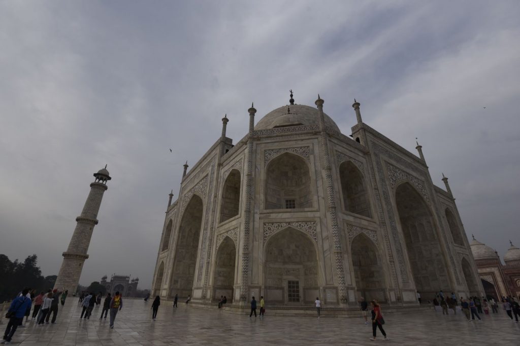 Thousands of tourists walk around the Taj Mahal. (Richard McGuire photo)