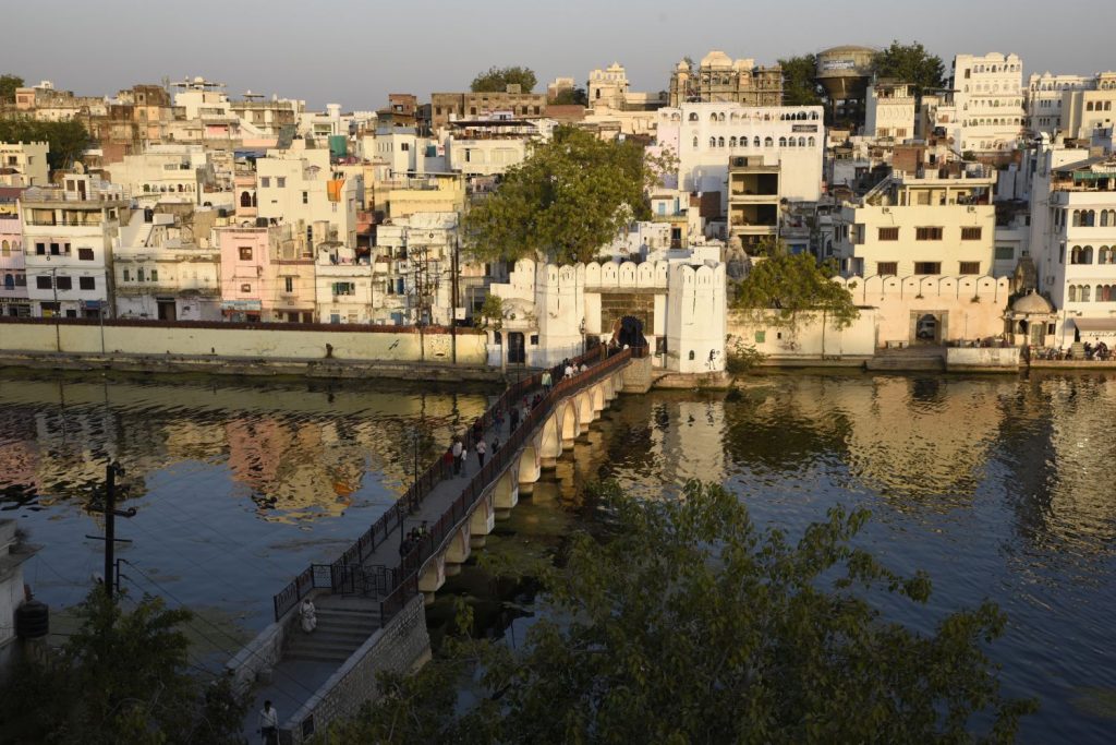 The Daiji footbridge just below my hotel had steps and gates at both ends making it one of the few places in Udaipur that you can escape the omnipresent infernal motorcycles. (Richard McGuire photo)