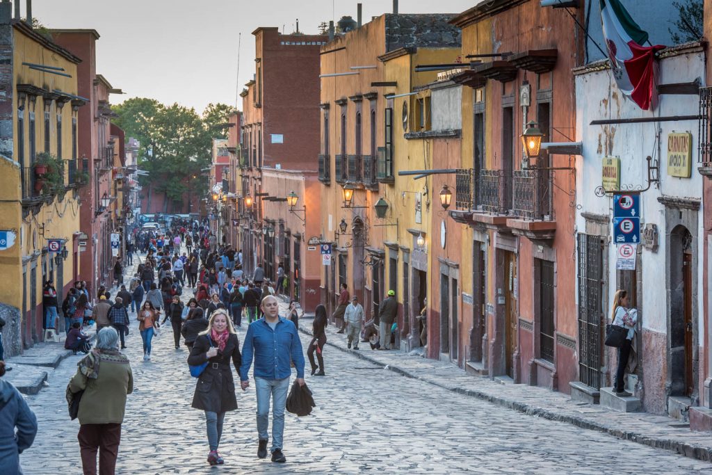 There were large crowds in the centre of San Miguel de Allende on the Nov. 20 holiday to celebrate the anniversary of the Mexican Rovolution. (Richard McGuire photo)